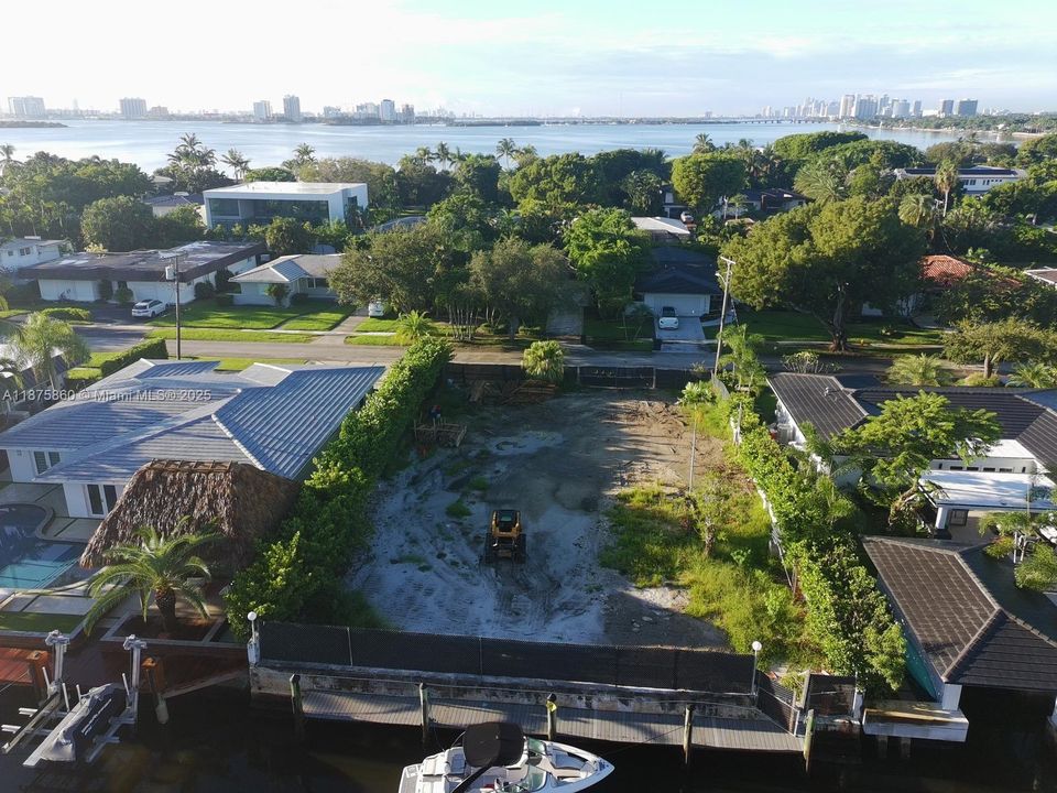 For Sale: $2,999,000 (0.20 acres)