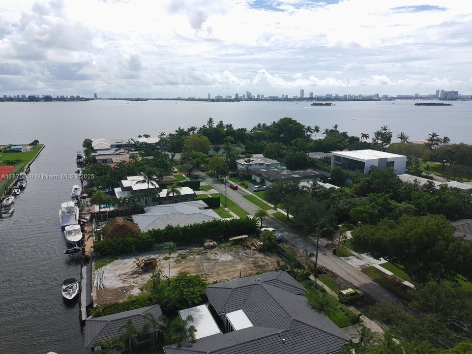 For Sale: $2,999,000 (0.20 acres)