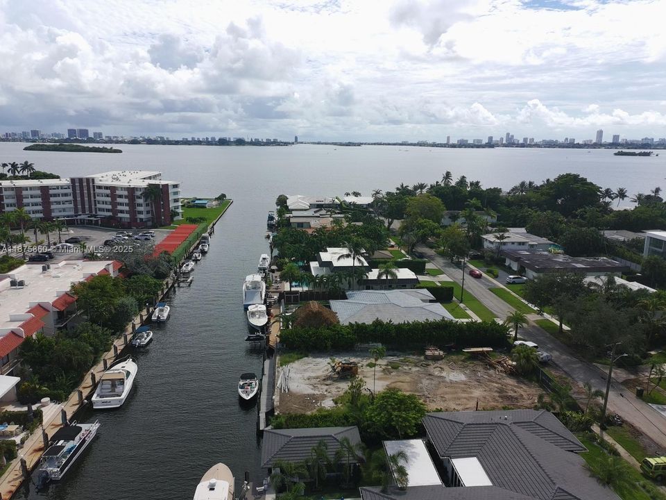 For Sale: $2,999,000 (0.20 acres)