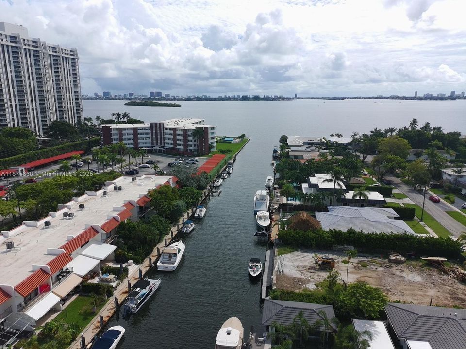 For Sale: $2,999,000 (0.20 acres)