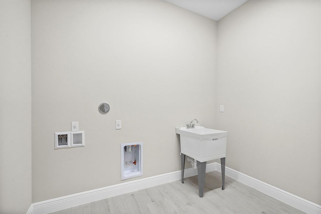 6414 High Pointe Circle_Cap Grande_Lot 1