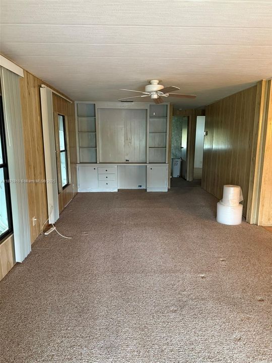 出租: $1,750 (2 贝兹, 2 浴室, 0 平方英尺)