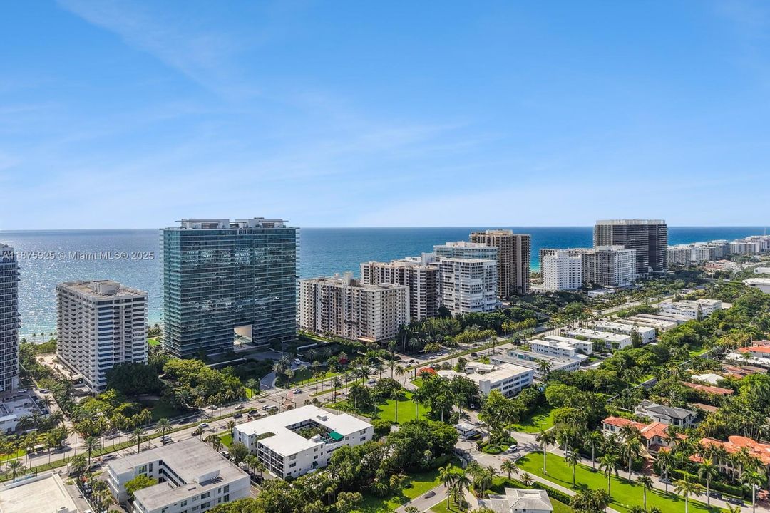 合同活跃: $2,950,000 (2 贝兹, 2 浴室, 1752 平方英尺)