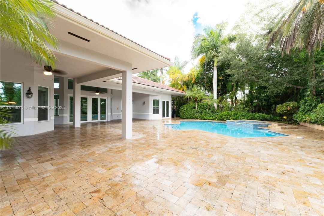 For Sale: $2,250,000 (5 beds, 5 baths, 4194 Square Feet)