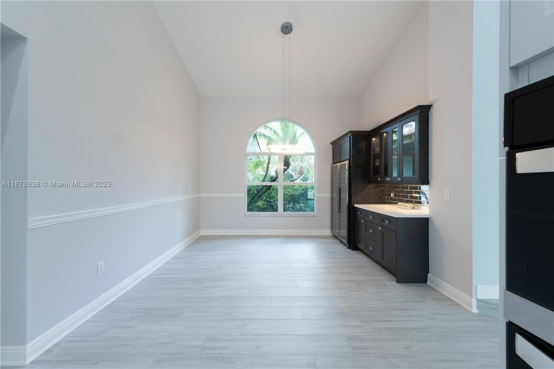 For Sale: $2,250,000 (5 beds, 5 baths, 4194 Square Feet)