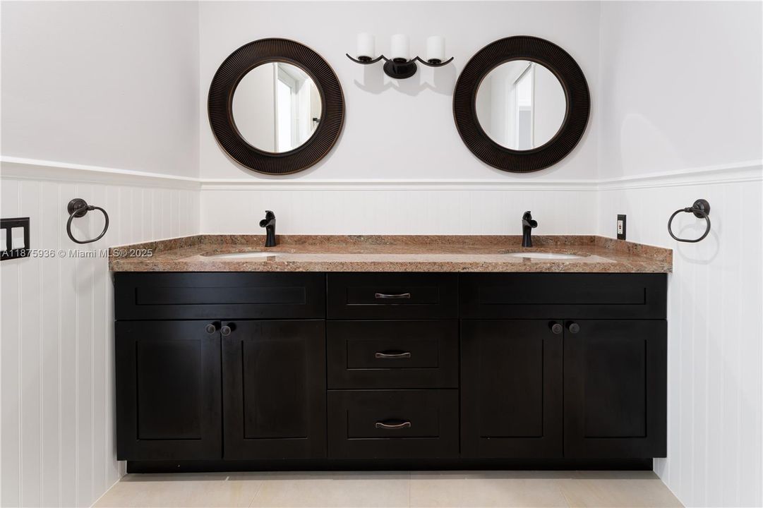 For Sale: $2,250,000 (5 beds, 5 baths, 4194 Square Feet)