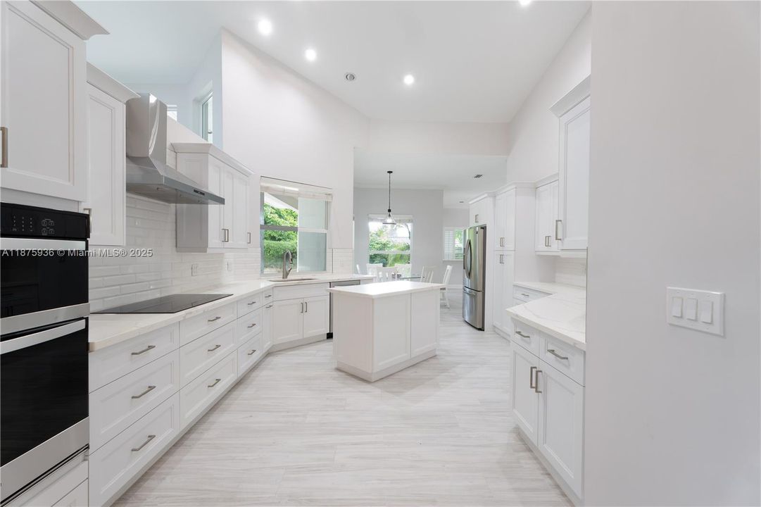 For Sale: $2,250,000 (5 beds, 5 baths, 4194 Square Feet)