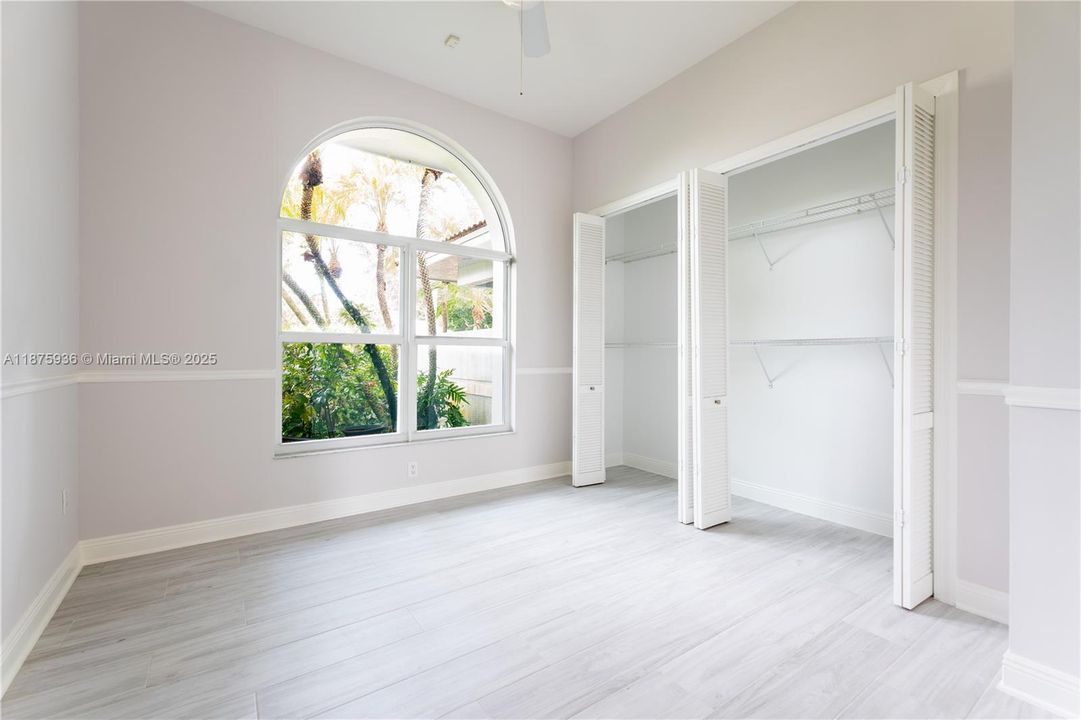 For Sale: $2,250,000 (5 beds, 5 baths, 4194 Square Feet)