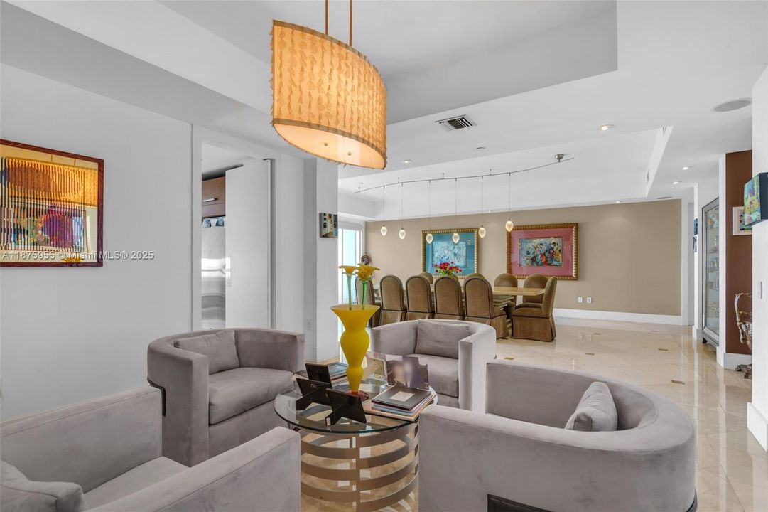 Recently Sold: $4,295,000 (3 beds, 4 baths, 3982 Square Feet)