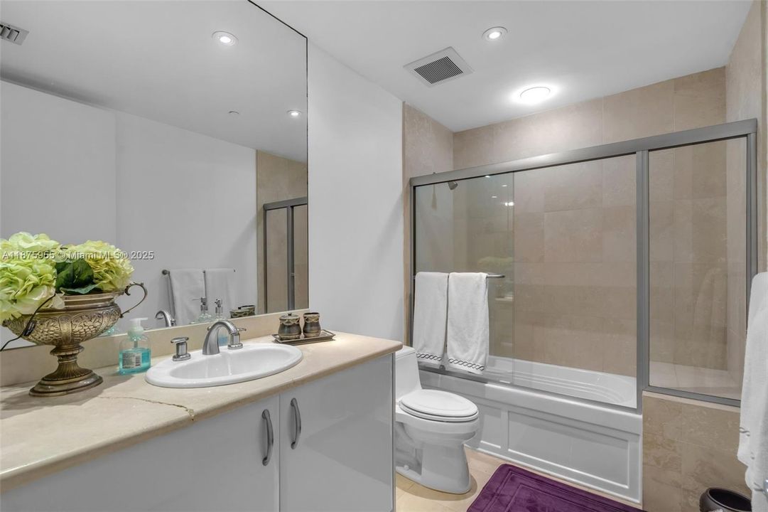 Recently Sold: $4,295,000 (3 beds, 4 baths, 3982 Square Feet)