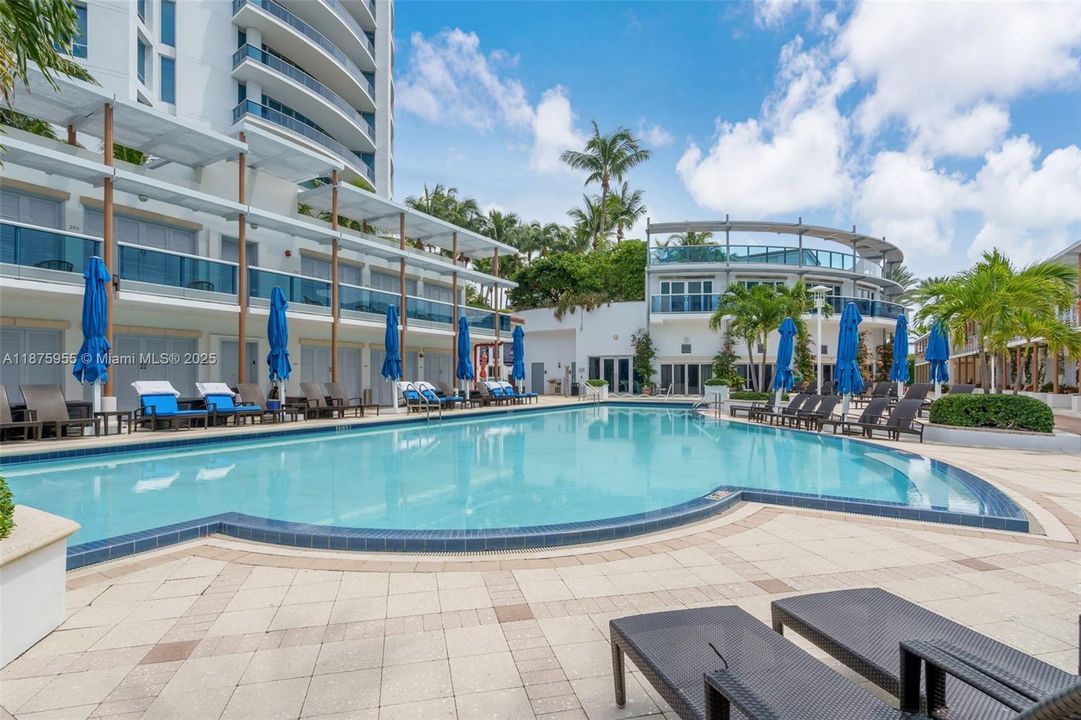 Recently Sold: $4,295,000 (3 beds, 4 baths, 3982 Square Feet)