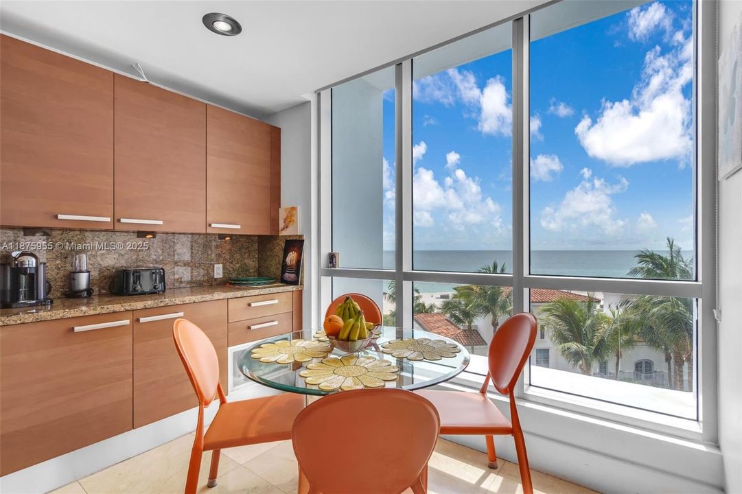 Recently Sold: $4,295,000 (3 beds, 4 baths, 3982 Square Feet)