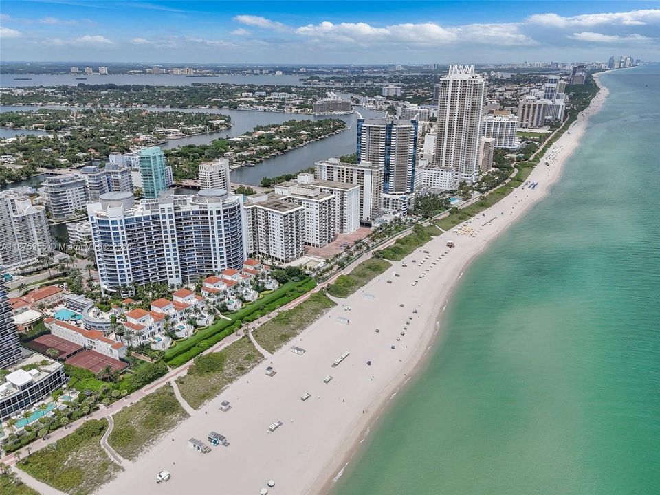 Recently Sold: $4,295,000 (3 beds, 4 baths, 3982 Square Feet)