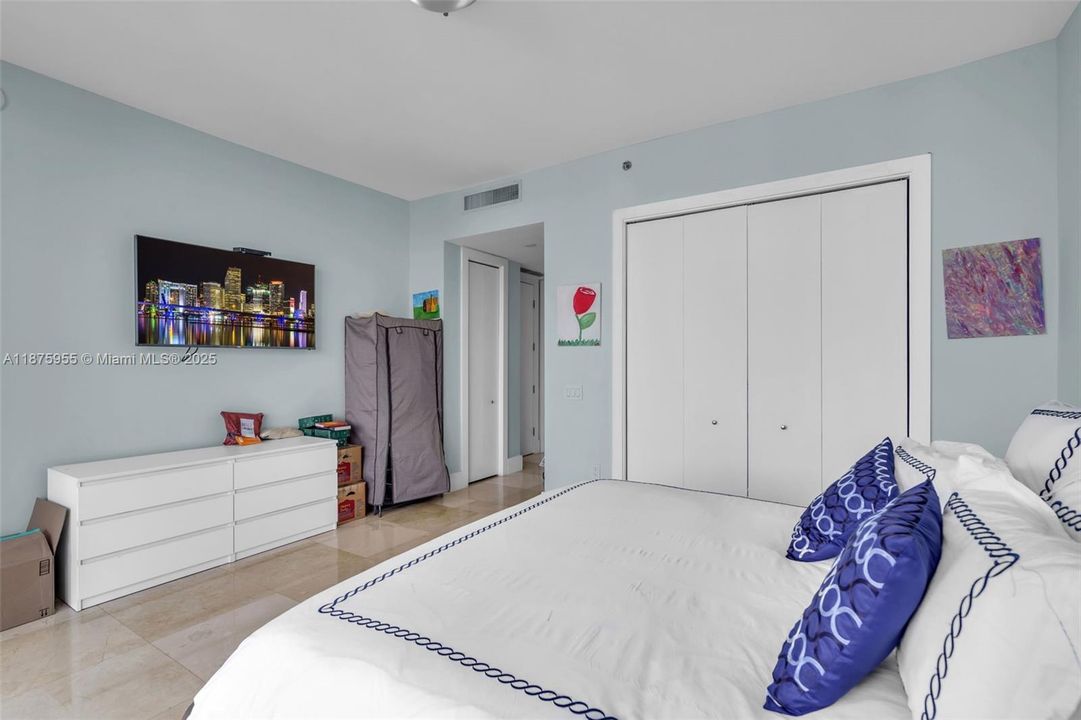 Recently Sold: $4,295,000 (3 beds, 4 baths, 3982 Square Feet)