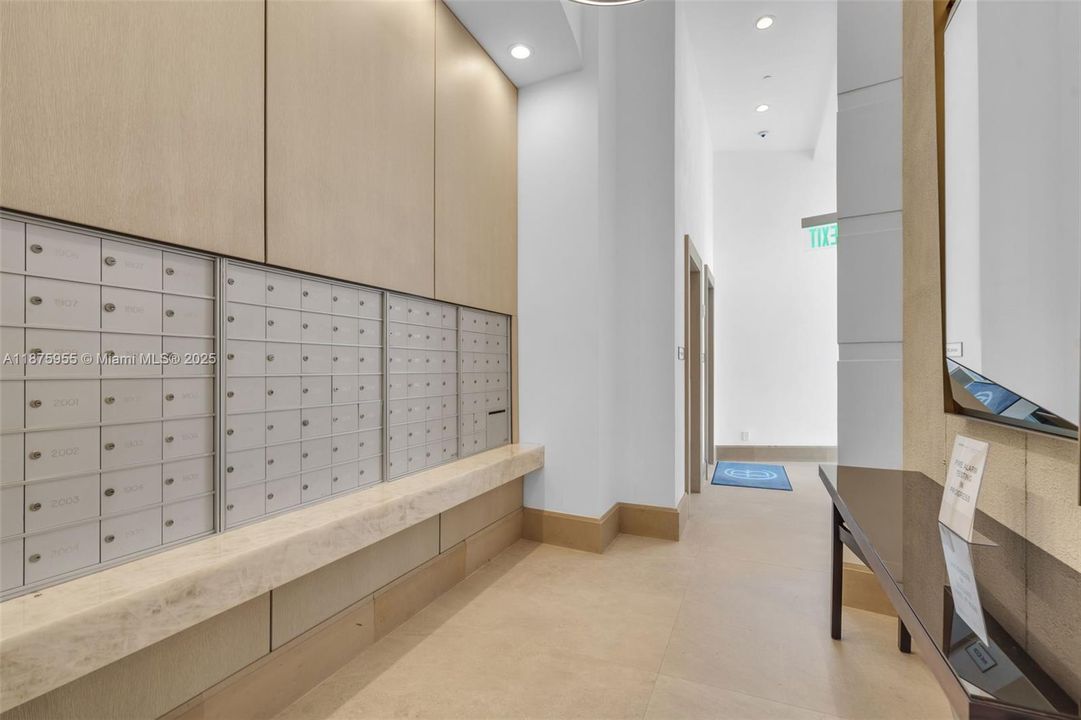 Recently Sold: $4,295,000 (3 beds, 4 baths, 3982 Square Feet)