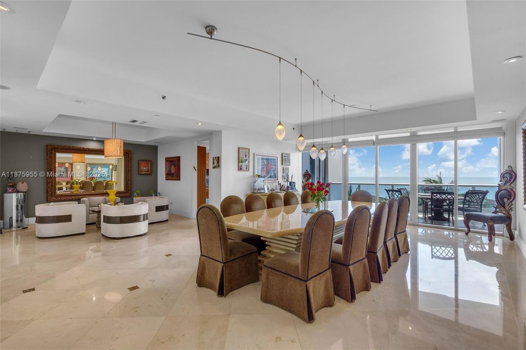 Recently Sold: $4,295,000 (3 beds, 4 baths, 3982 Square Feet)