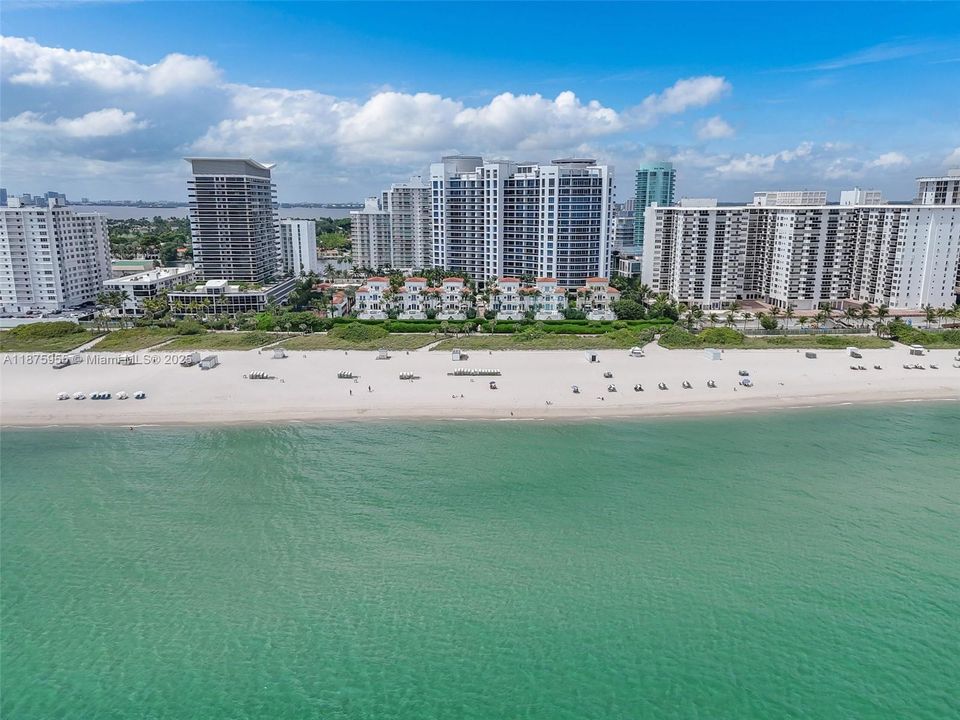 Recently Sold: $4,295,000 (3 beds, 4 baths, 3982 Square Feet)