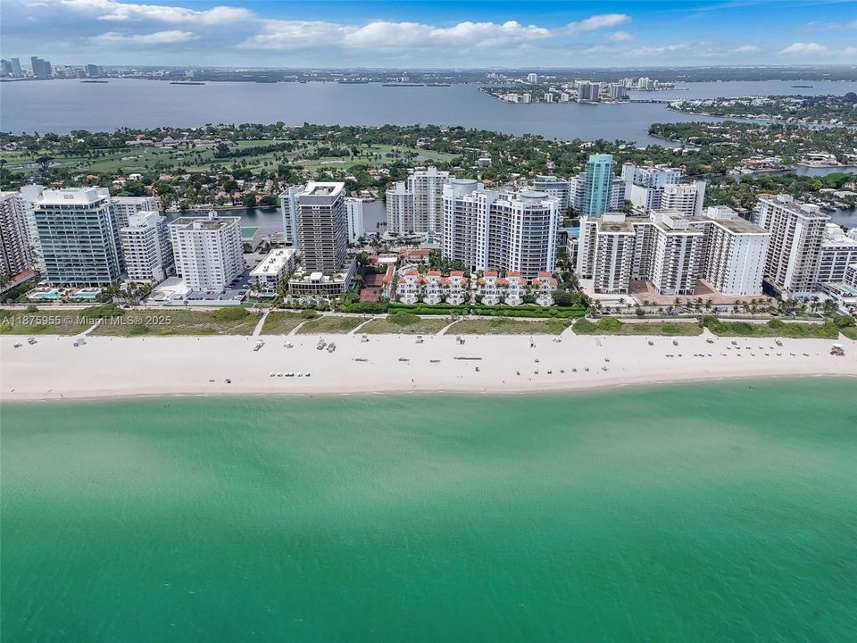 Recently Sold: $4,295,000 (3 beds, 4 baths, 3982 Square Feet)