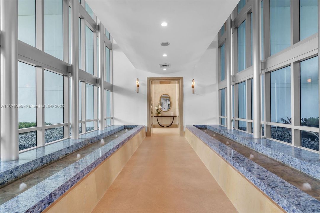 Recently Sold: $4,295,000 (3 beds, 4 baths, 3982 Square Feet)