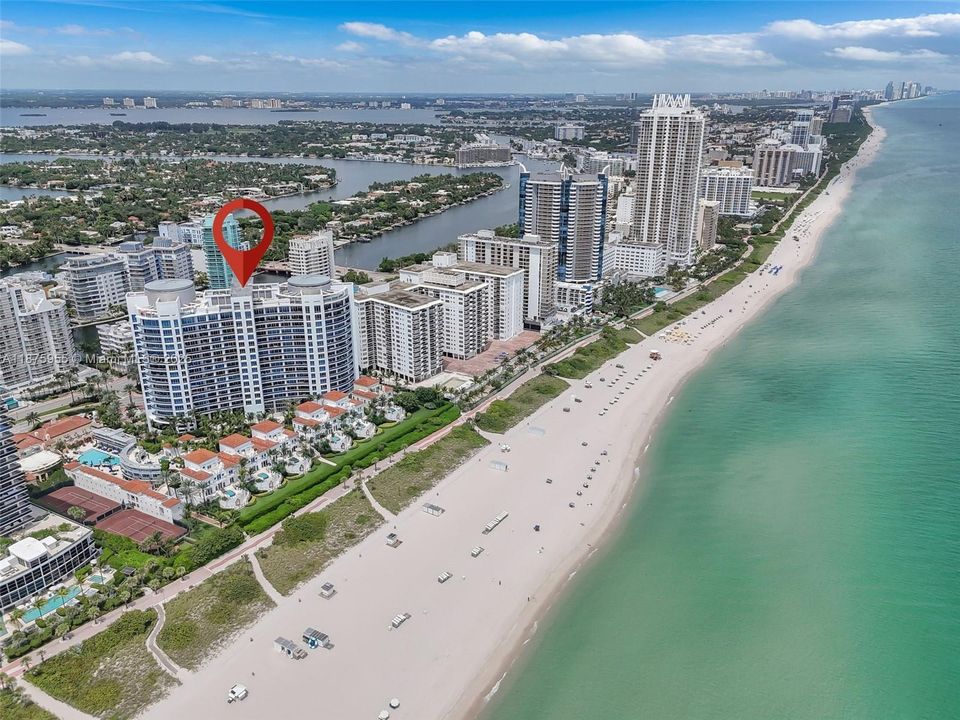 Recently Sold: $4,295,000 (3 beds, 4 baths, 3982 Square Feet)