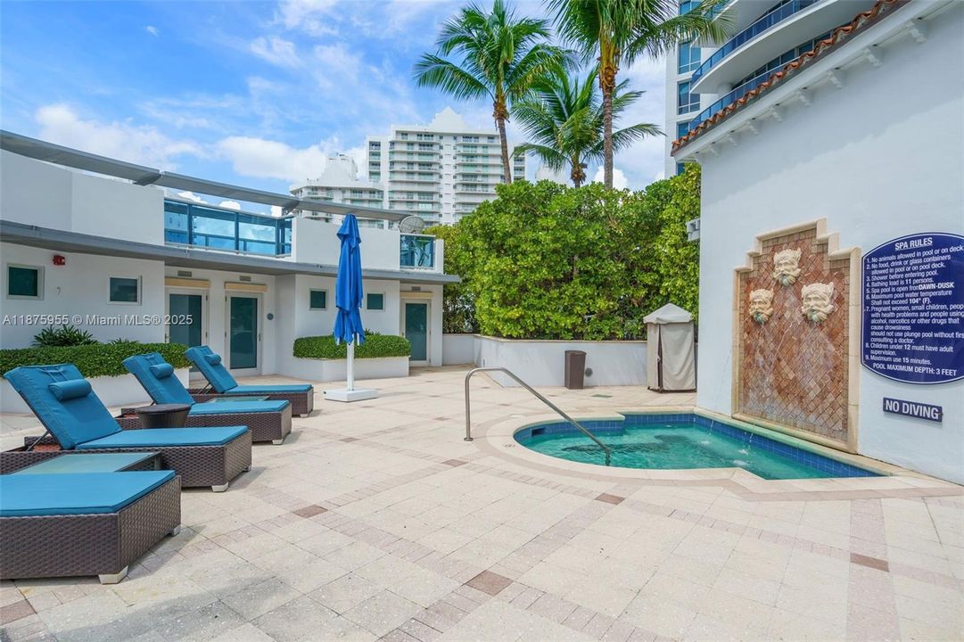 Recently Sold: $4,295,000 (3 beds, 4 baths, 3982 Square Feet)