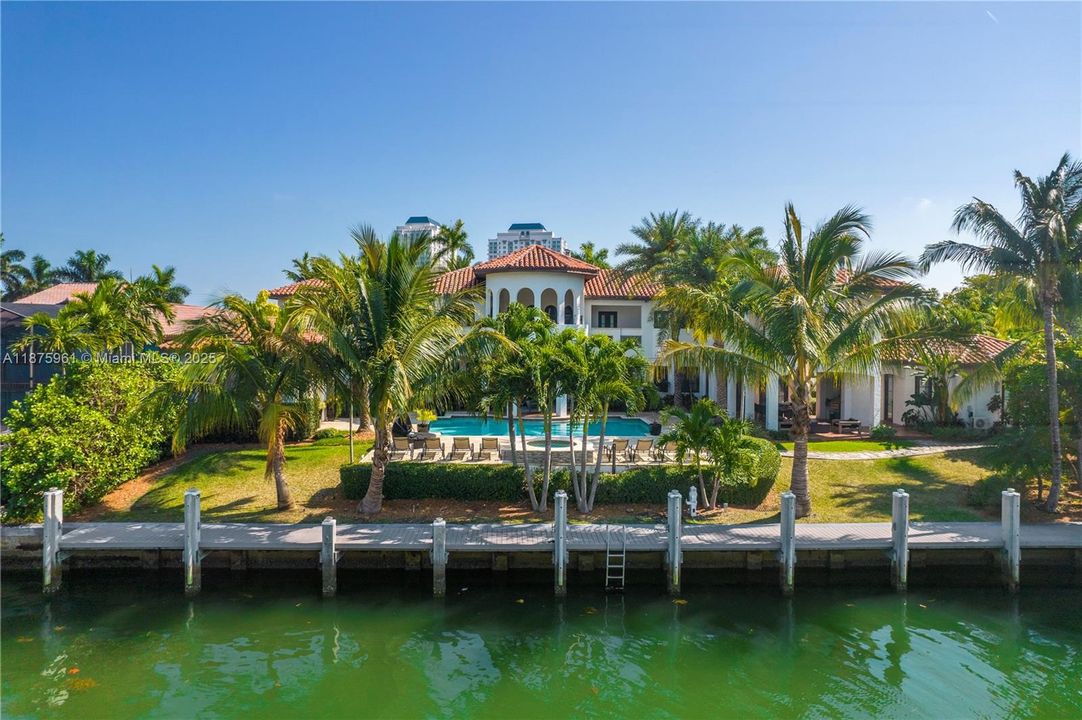 For Sale: $9,499,999 (10 beds, 9 baths, 8573 Square Feet)