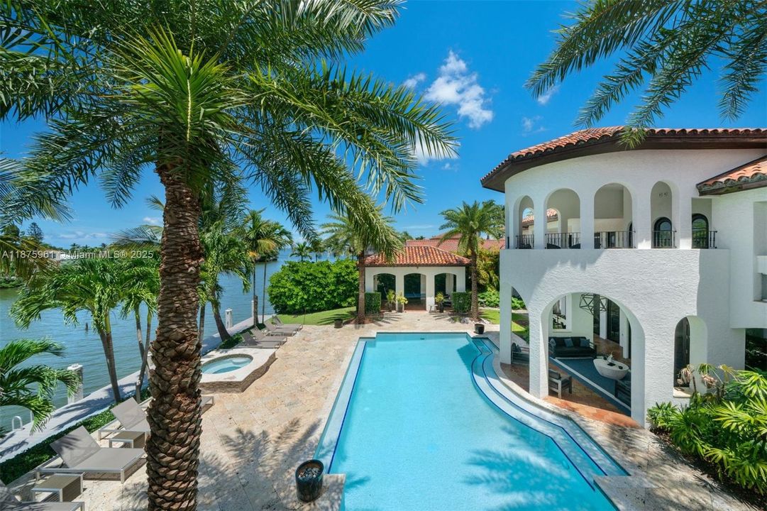 For Sale: $9,499,999 (10 beds, 9 baths, 8573 Square Feet)