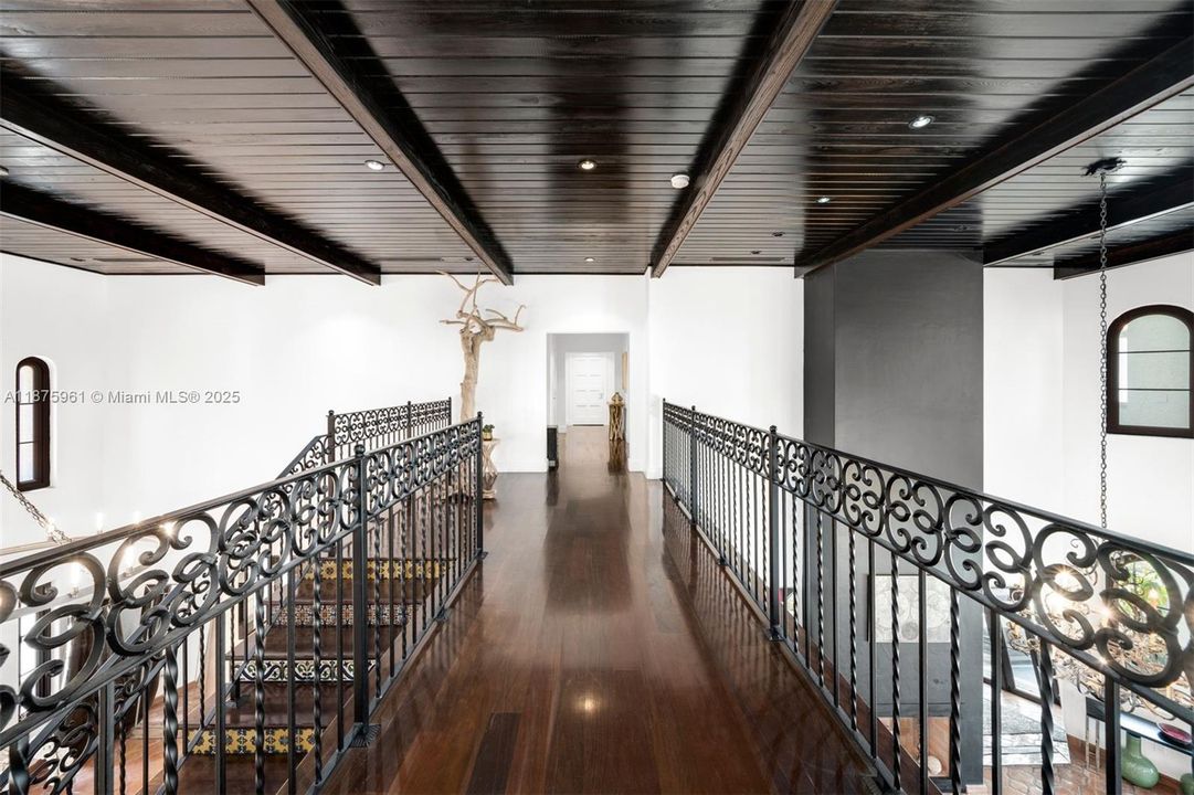 For Sale: $9,499,999 (10 beds, 9 baths, 8573 Square Feet)