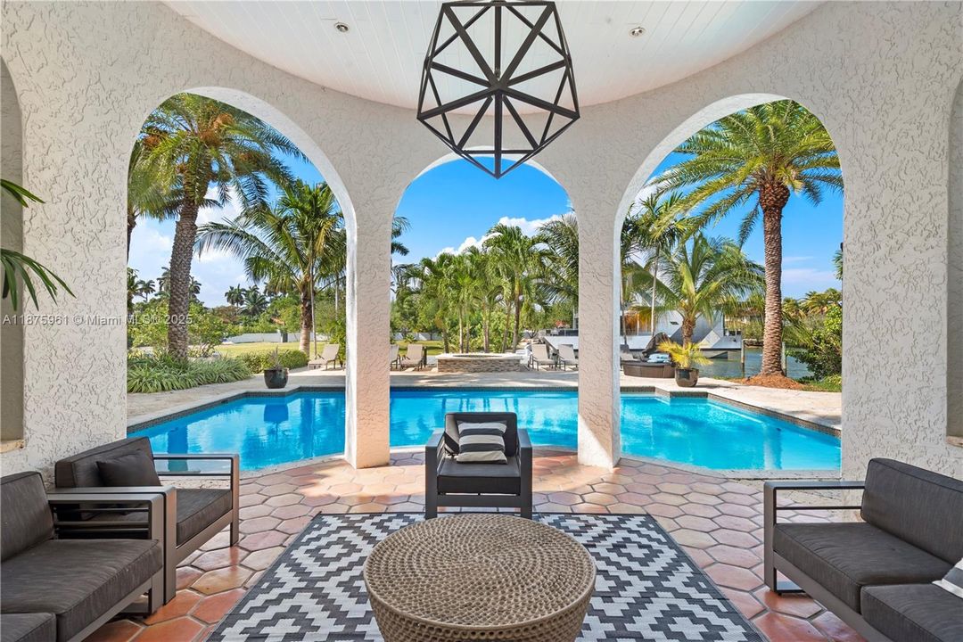 For Sale: $9,499,999 (10 beds, 9 baths, 8573 Square Feet)