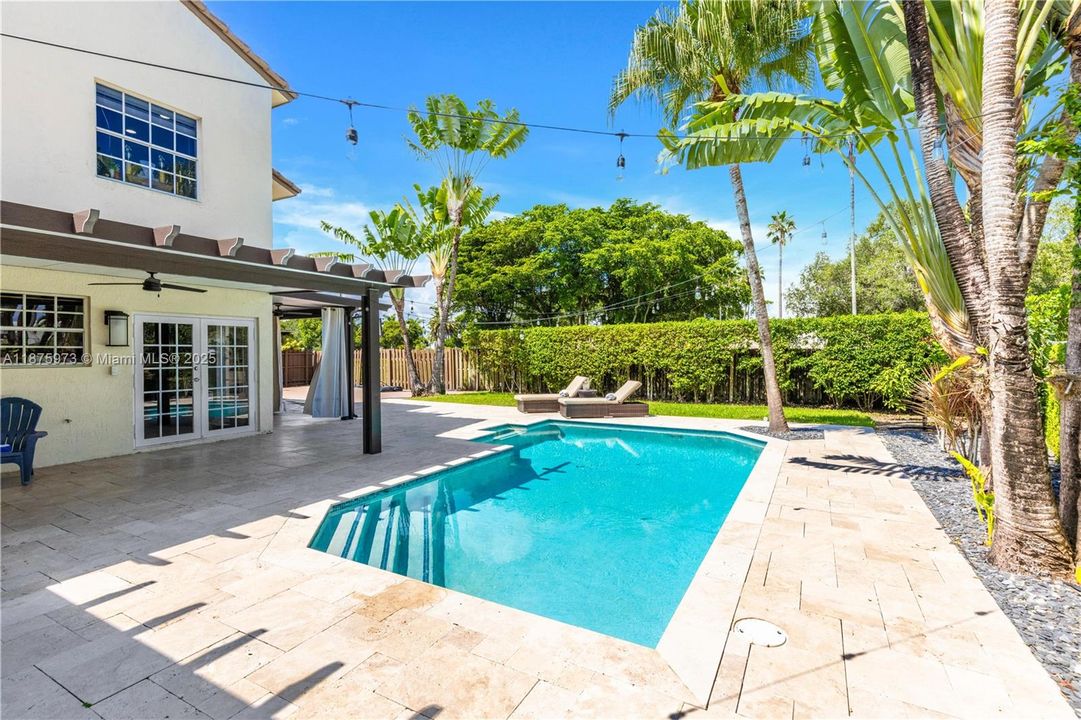 Recently Rented: $4,300 (5 beds, 2 baths, 2052 Square Feet)