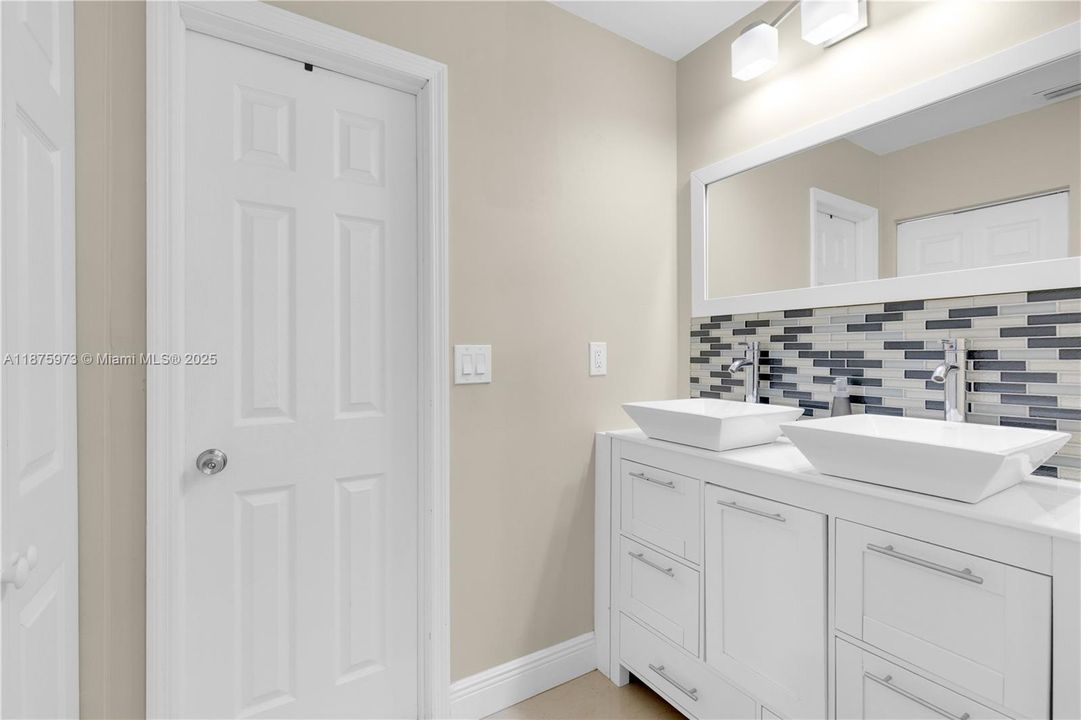 Recently Rented: $4,300 (5 beds, 2 baths, 2052 Square Feet)
