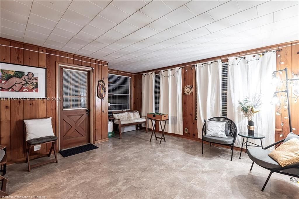 На продажу: $299,900 (3 спален, 2 ванн, 2074 Квадратных фут)