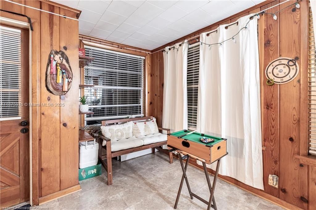 На продажу: $299,900 (3 спален, 2 ванн, 2074 Квадратных фут)