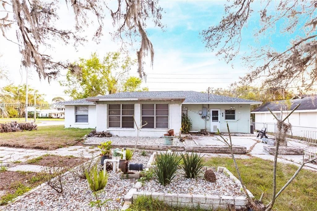 На продажу: $299,900 (3 спален, 2 ванн, 2074 Квадратных фут)