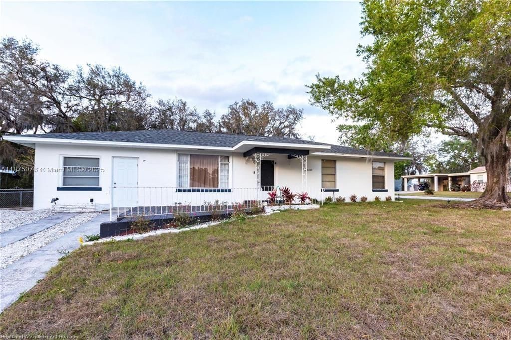 На продажу: $299,900 (3 спален, 2 ванн, 2074 Квадратных фут)