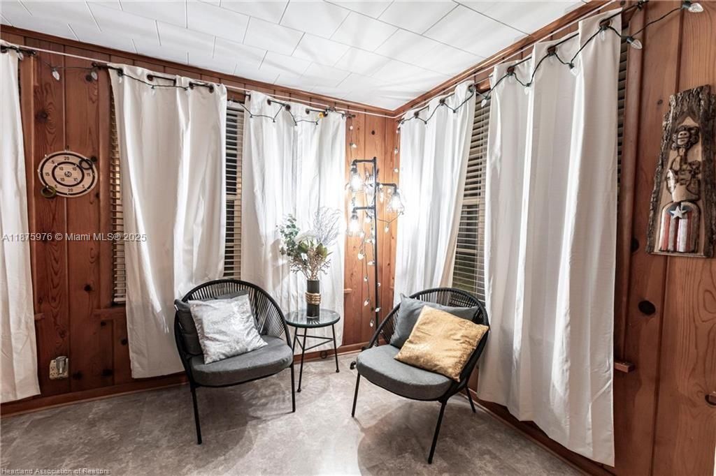 На продажу: $299,900 (3 спален, 2 ванн, 2074 Квадратных фут)