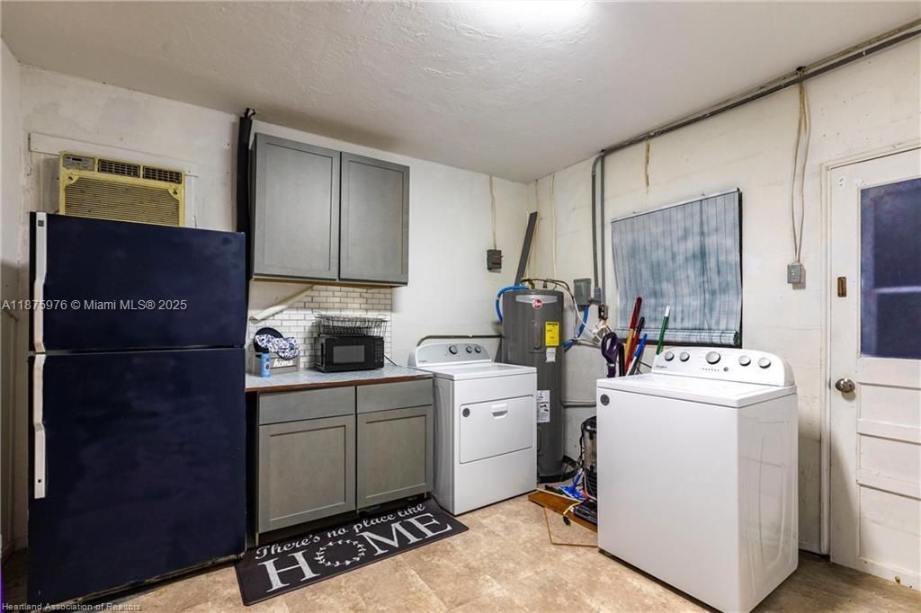 На продажу: $299,900 (3 спален, 2 ванн, 2074 Квадратных фут)