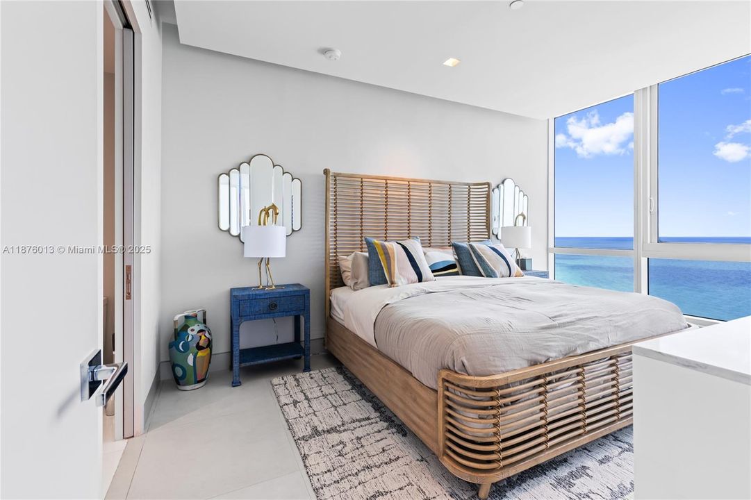 Recently Sold: $7,200,000 (2 beds, 2 baths, 1793 Square Feet)