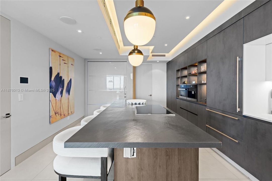 Recently Sold: $7,200,000 (2 beds, 2 baths, 1793 Square Feet)