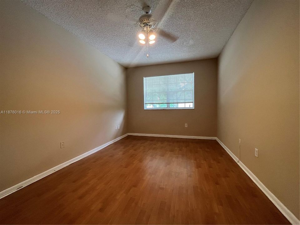 Recently Rented: $1,800 (1 beds, 1 baths, 628 Square Feet)