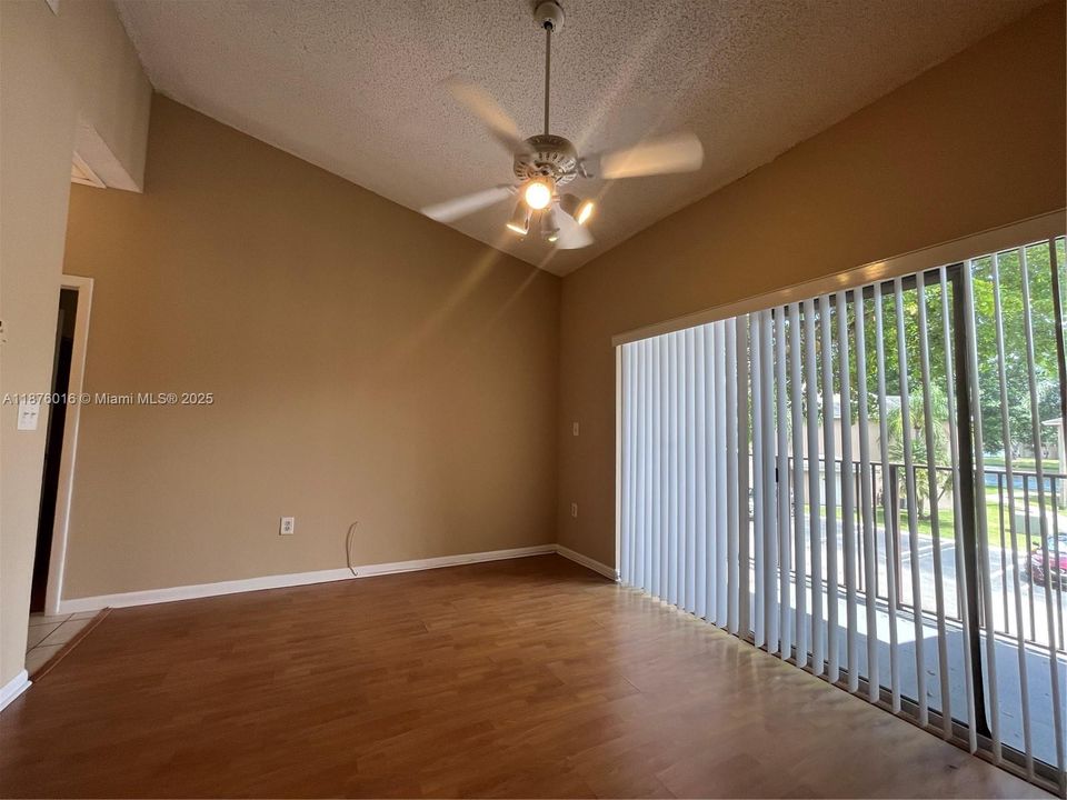 Recently Rented: $1,800 (1 beds, 1 baths, 628 Square Feet)