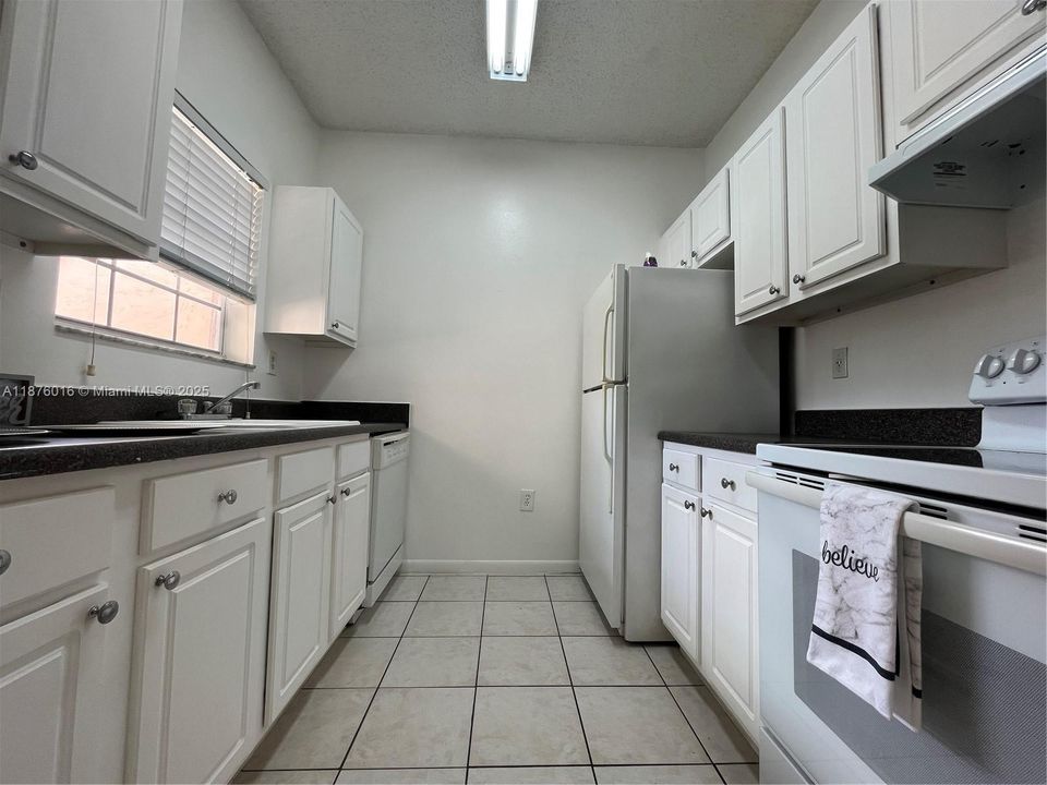 Recently Rented: $1,800 (1 beds, 1 baths, 628 Square Feet)