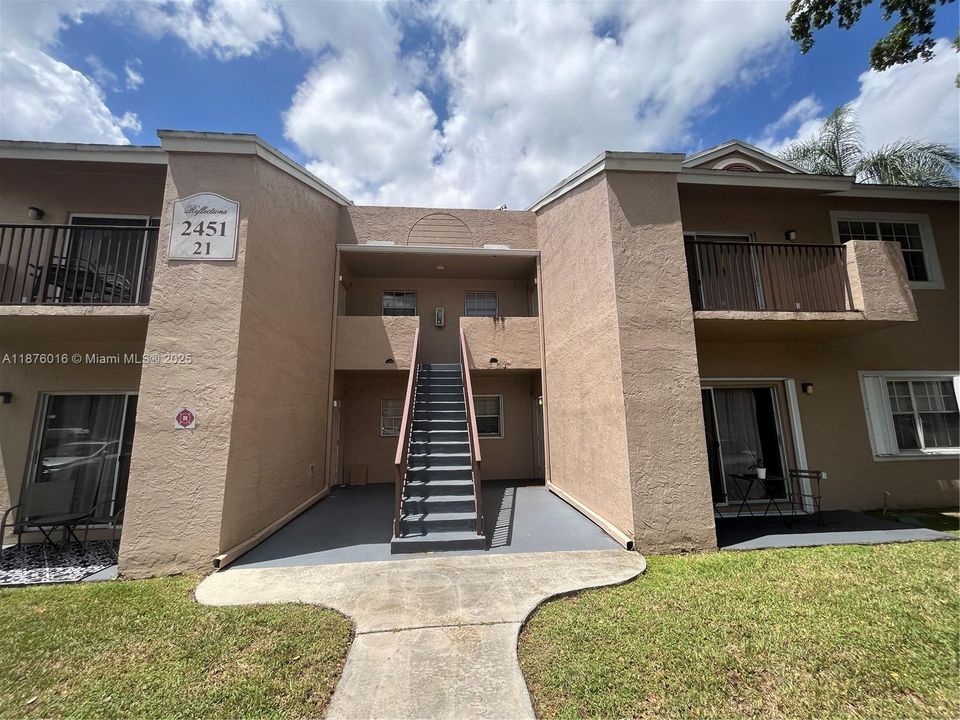 Recently Rented: $1,800 (1 beds, 1 baths, 628 Square Feet)