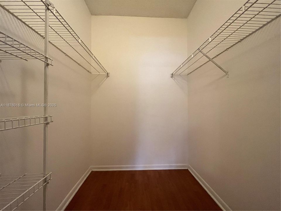 Recently Rented: $1,800 (1 beds, 1 baths, 628 Square Feet)