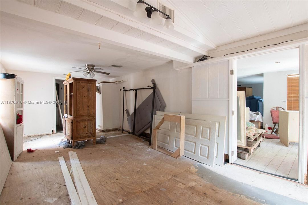 En Venta: $259,900 (3 camas, 1 baños, 966 Pies cuadrados)