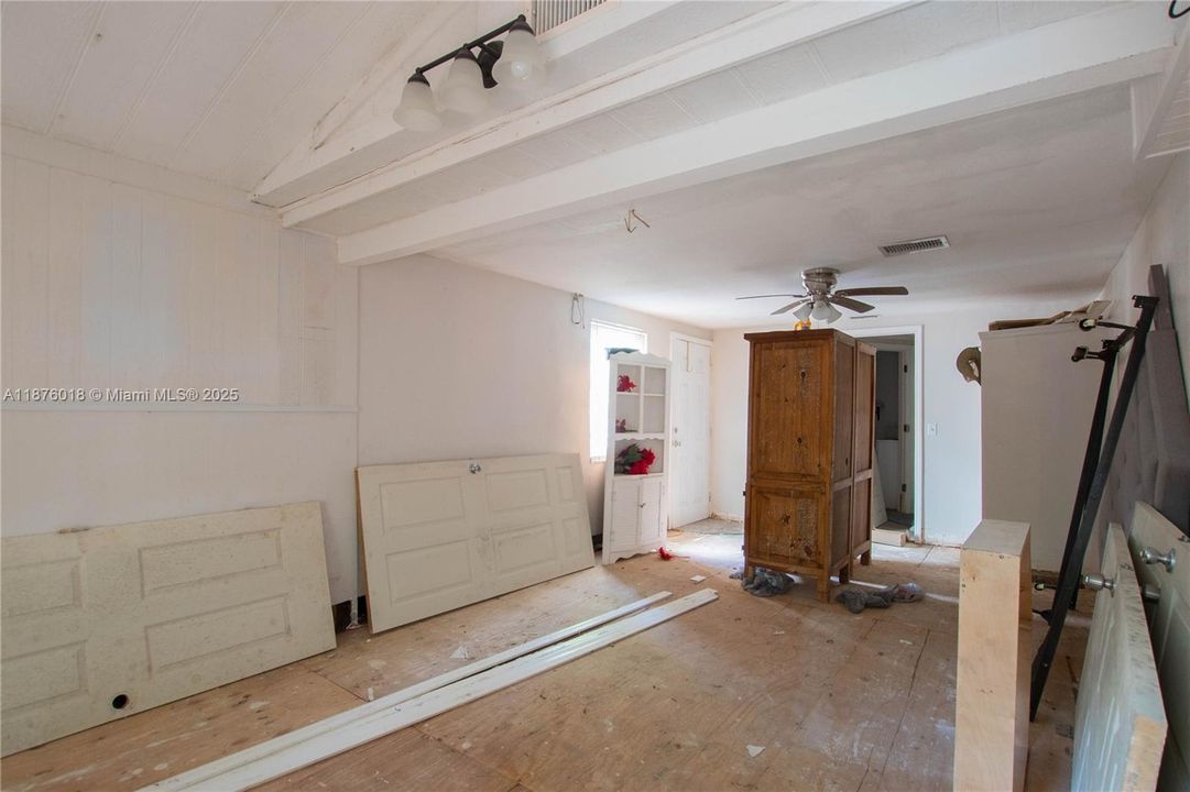 En Venta: $259,900 (3 camas, 1 baños, 966 Pies cuadrados)