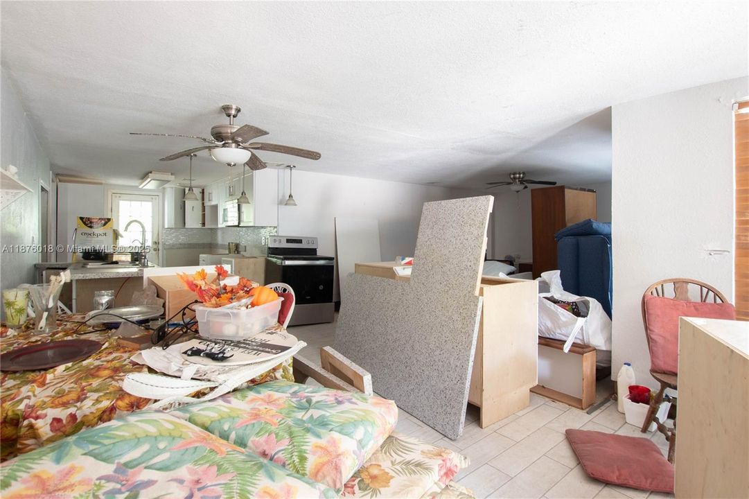 En Venta: $259,900 (3 camas, 1 baños, 966 Pies cuadrados)