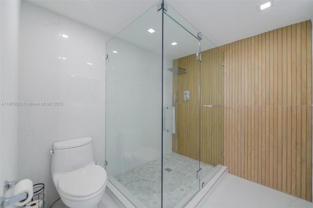 Activo con contrato: $1,890,000 (2 camas, 2 baños, 1300 Pies cuadrados)