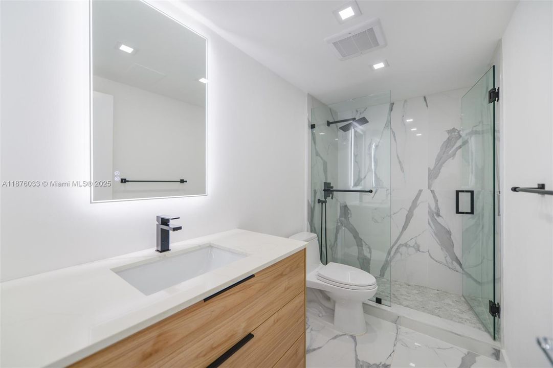 Activo con contrato: $1,890,000 (2 camas, 2 baños, 1300 Pies cuadrados)