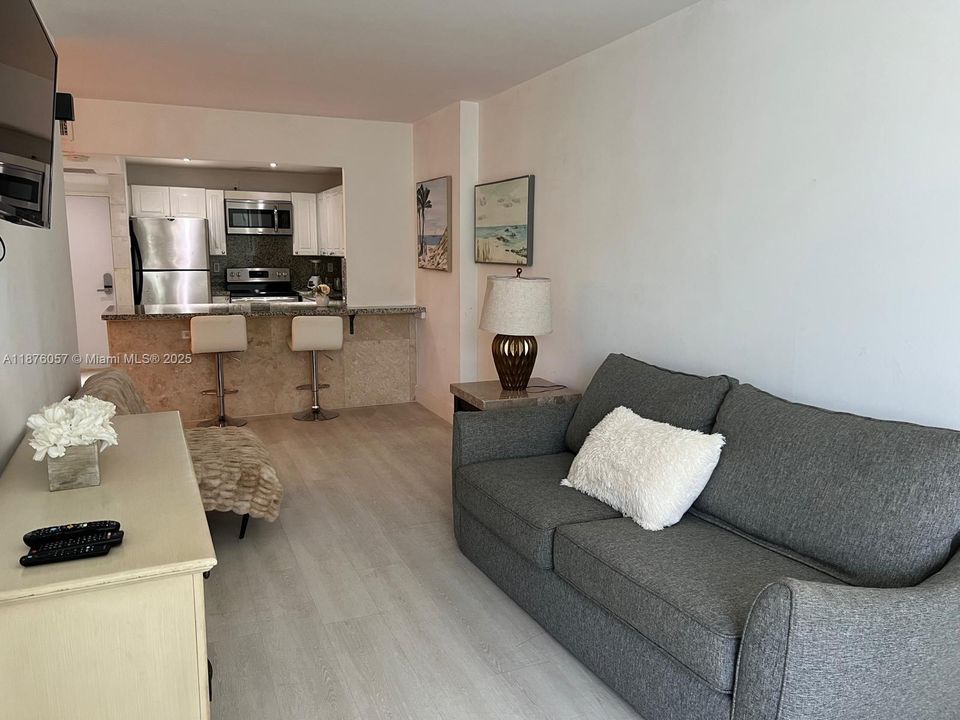 For Sale: $679,000 (1 beds, 1 baths, 760 Square Feet)